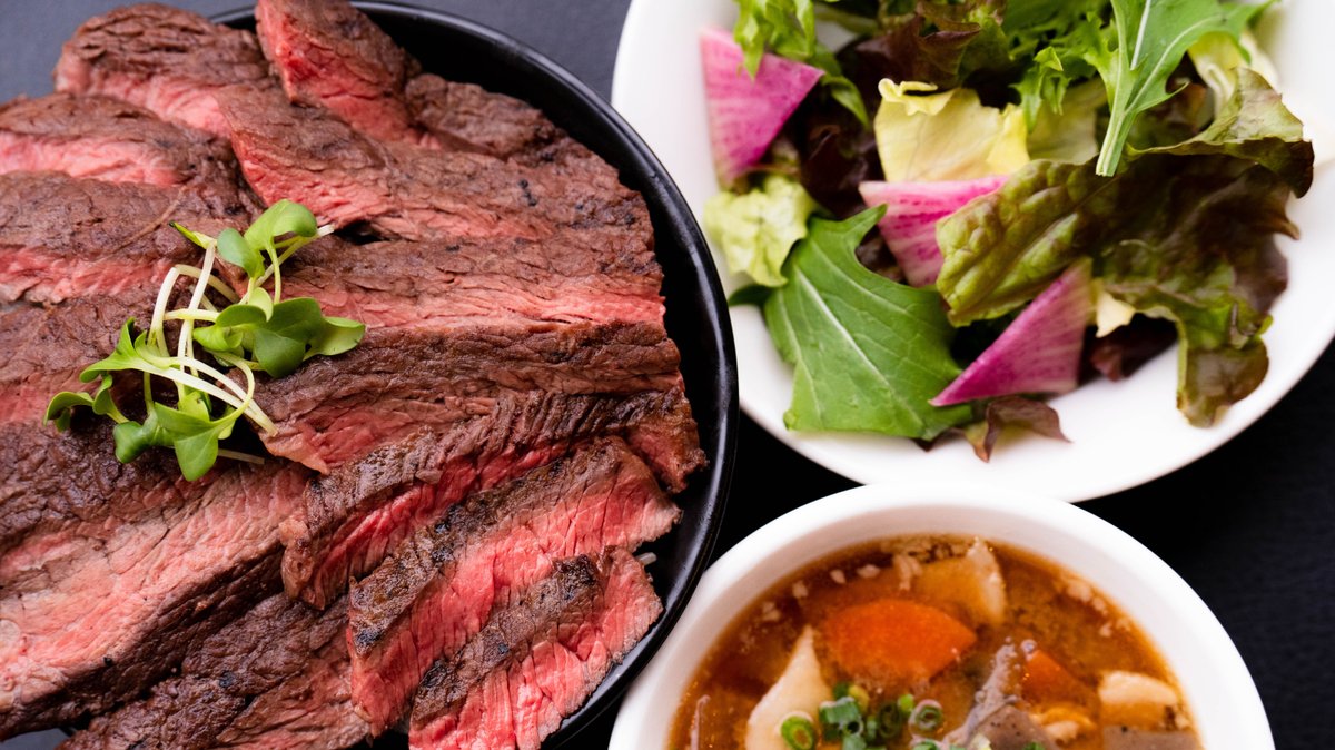 Image of Niku no Kamisama ni Sasageru Steakdon