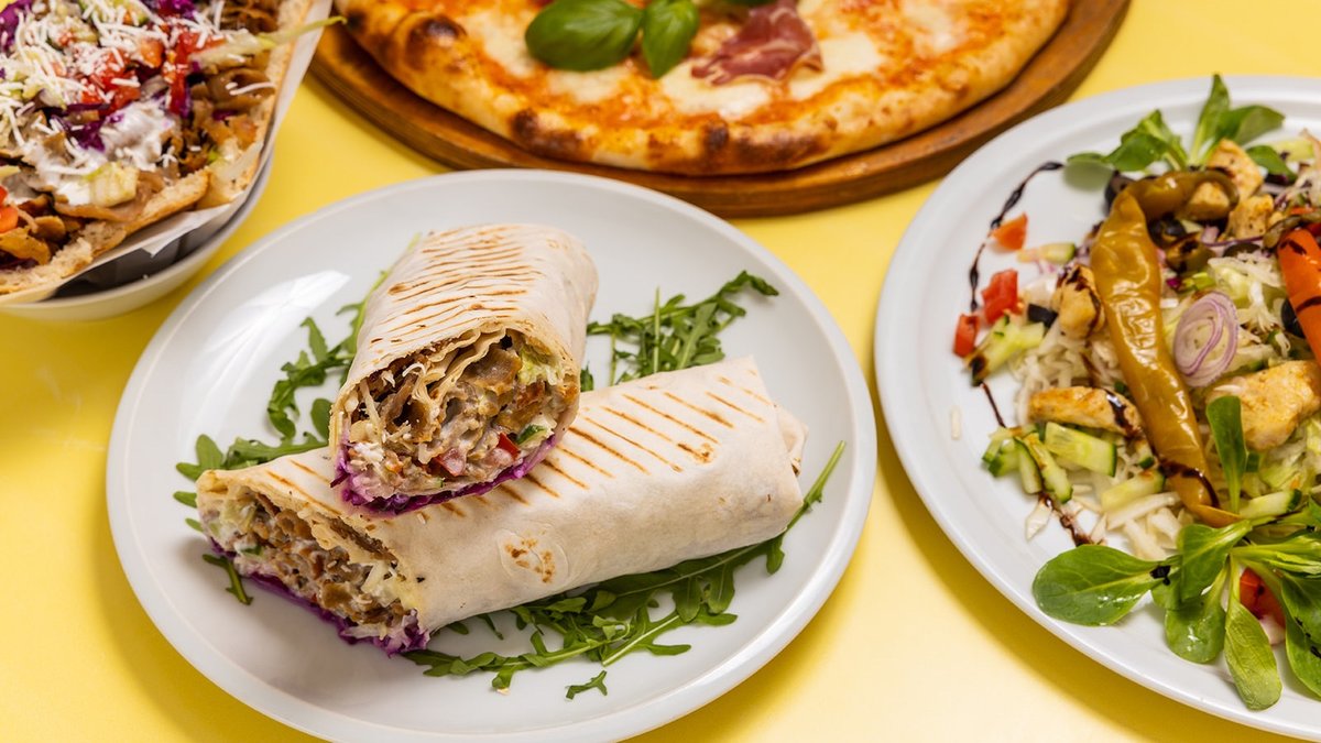 Image of El Pasha kebab a pizza