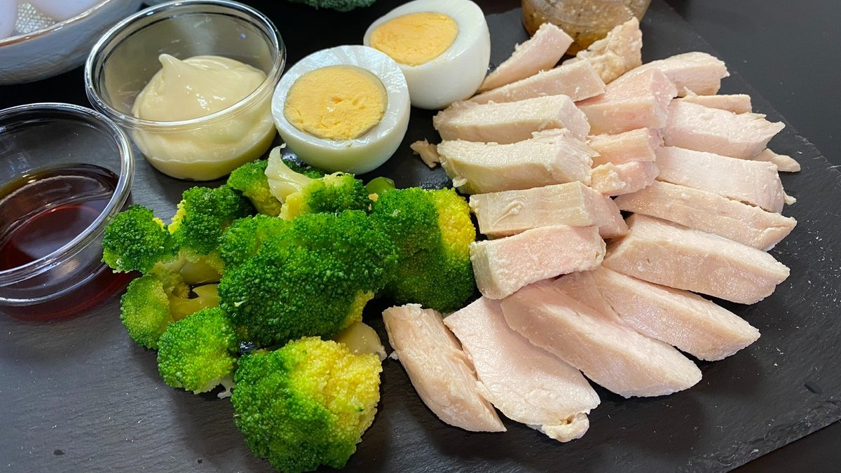 Image of Chicken breast, broccoli and me Tamatsukuri