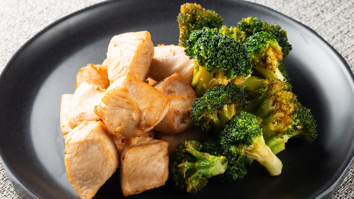 Image of Chicken and Broccoli Chicken Holic Kanayama