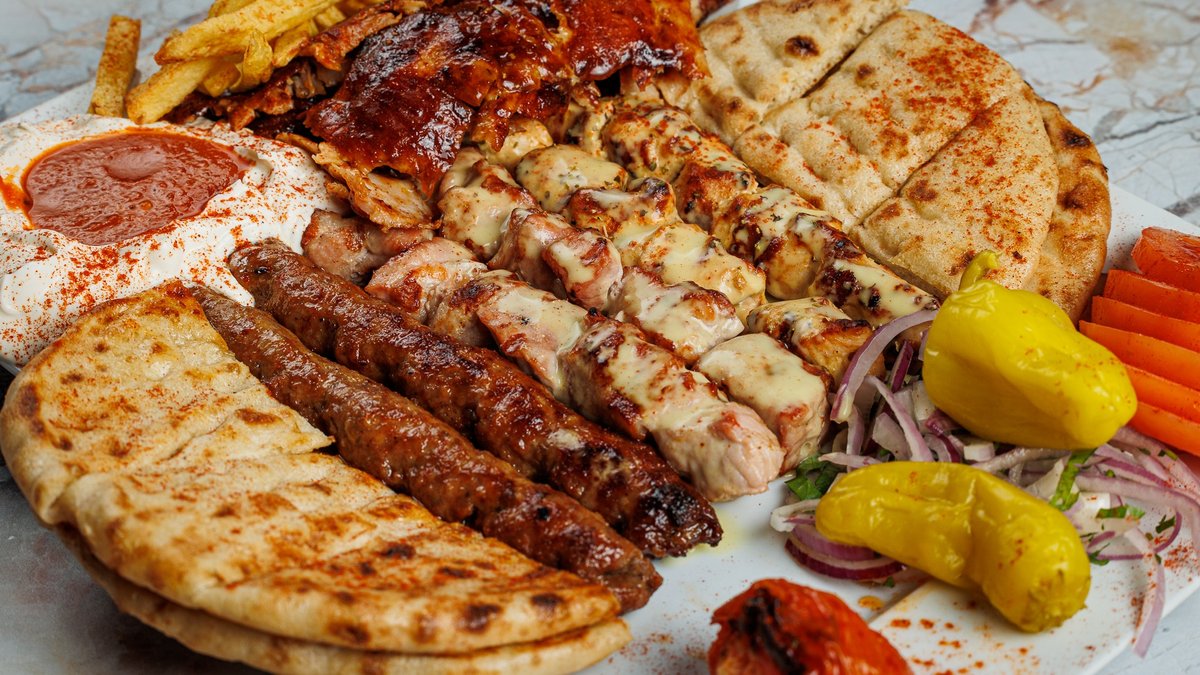 Image of Aivali Gefseis apo tin Poli