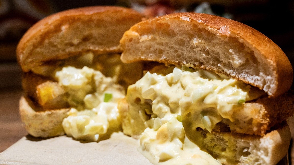 Image of Why did the Japanese food wake up to the burger?