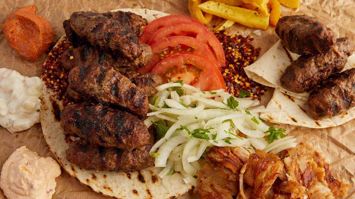 Image of Πέντε Δέκα Δεκαπέντε Σουτζουκάκια