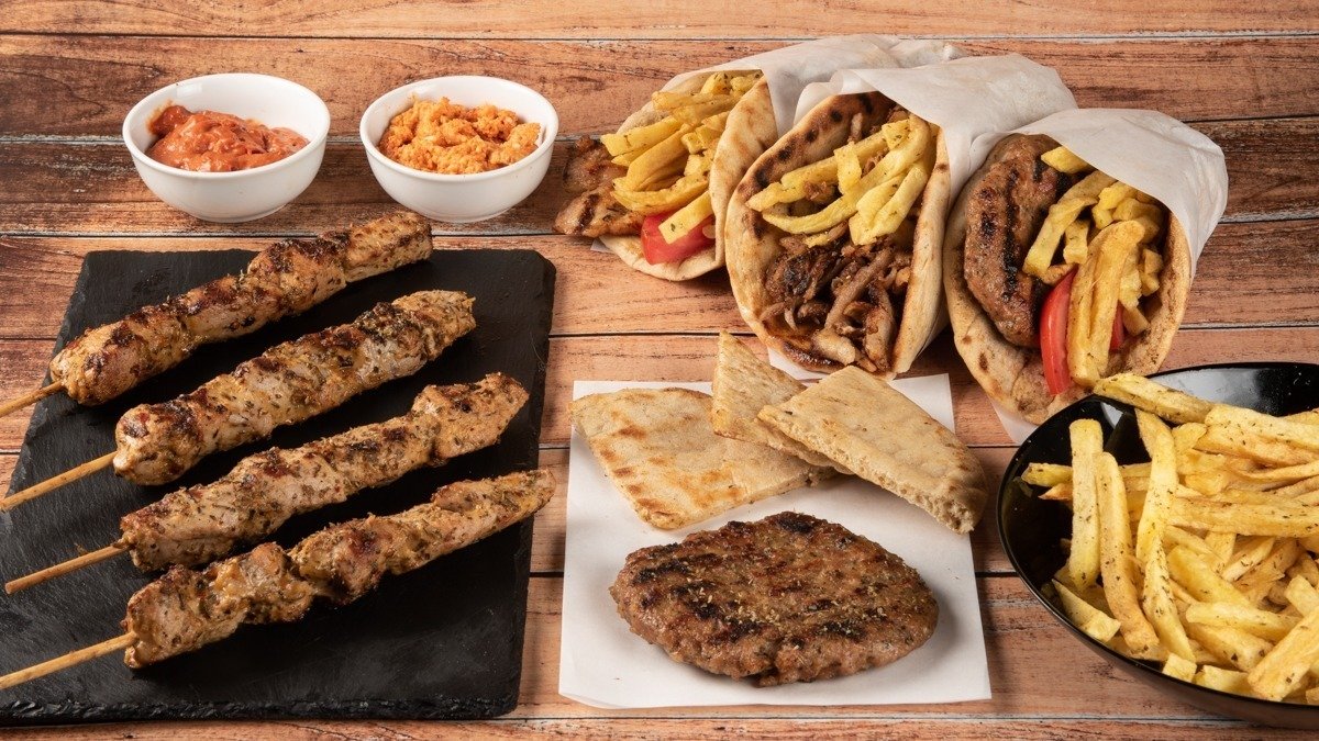 Image of Souvlakia Ola sta Karvouna